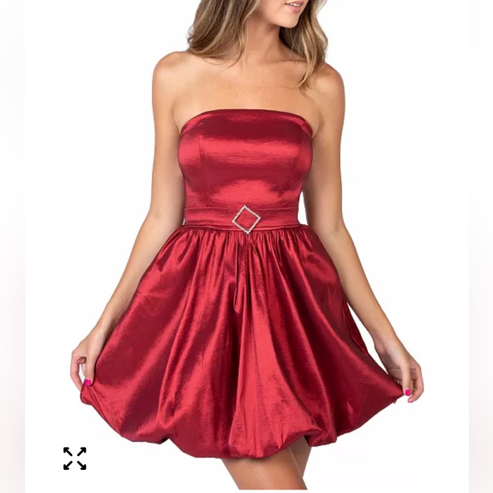 B Darlin Red Bubble Hem Dress Fit and Flare Strapless Formal Party Size 3/4 NWT